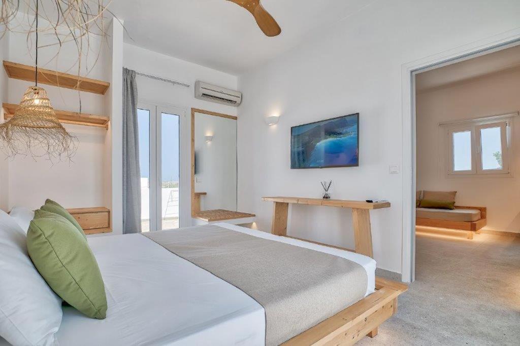 Marinatou Suites Antiparos Town Quarto foto