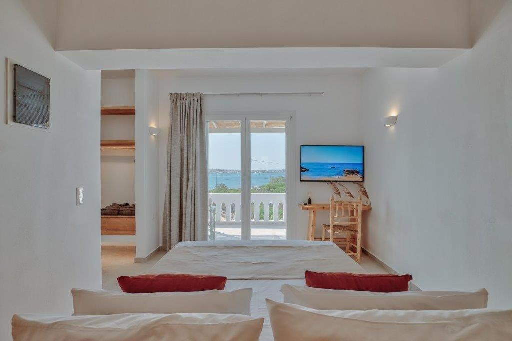 Marinatou Suites Antiparos Town Exterior foto